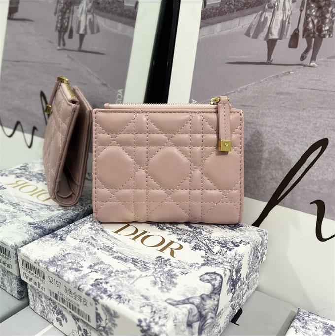 2025228Y 220P182144468